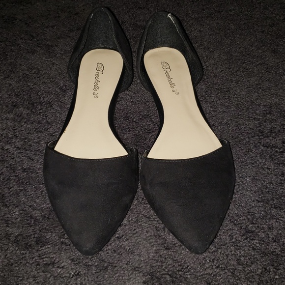 Black Pointed Flats - Picture 2 of 3